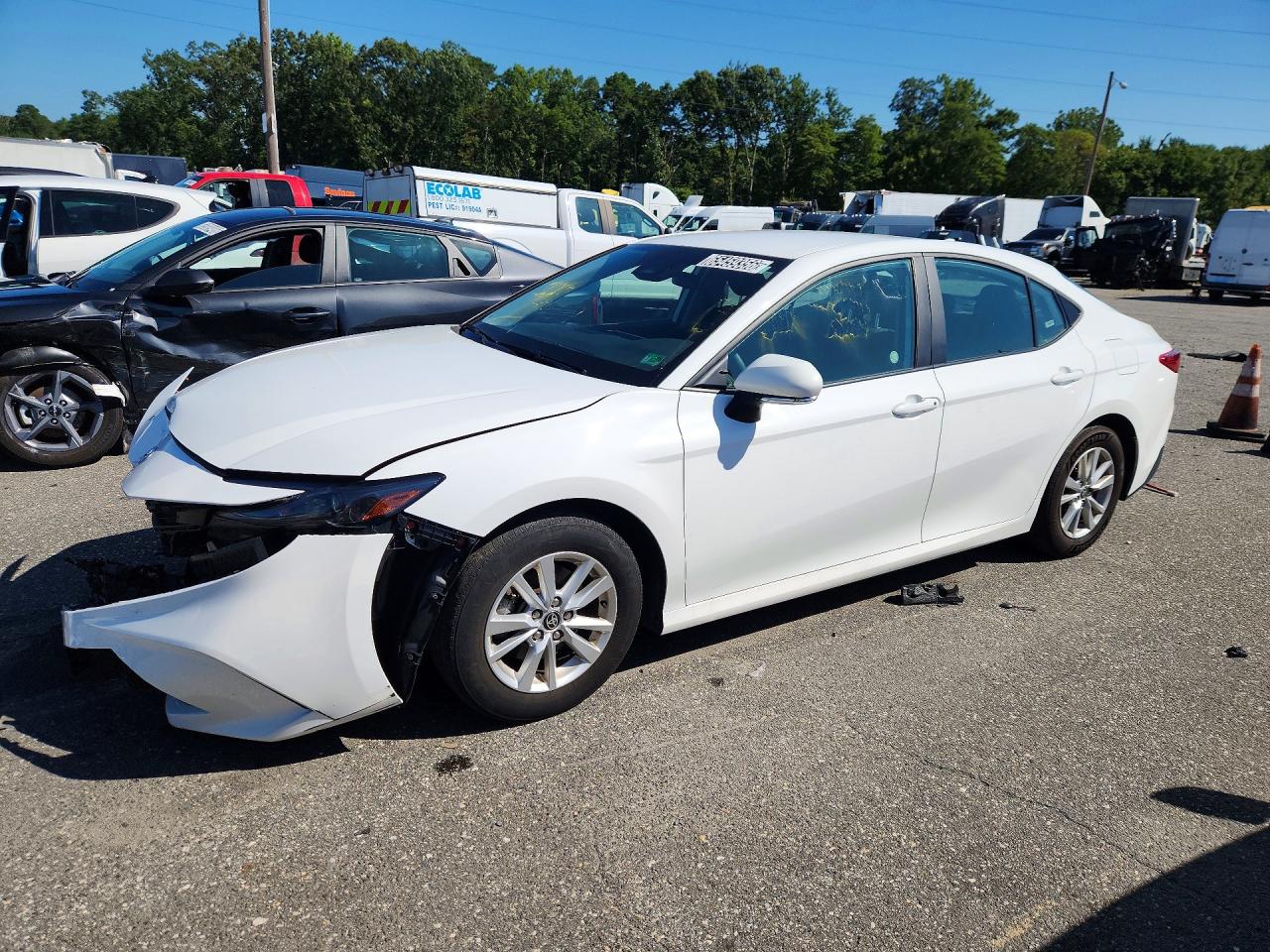 2025 TOYOTA CAMRY — Front 3/4