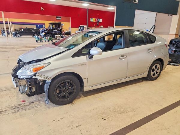2015 TOYOTA PRIUS