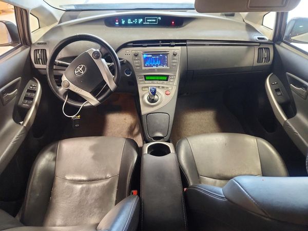 2015 TOYOTA PRIUS