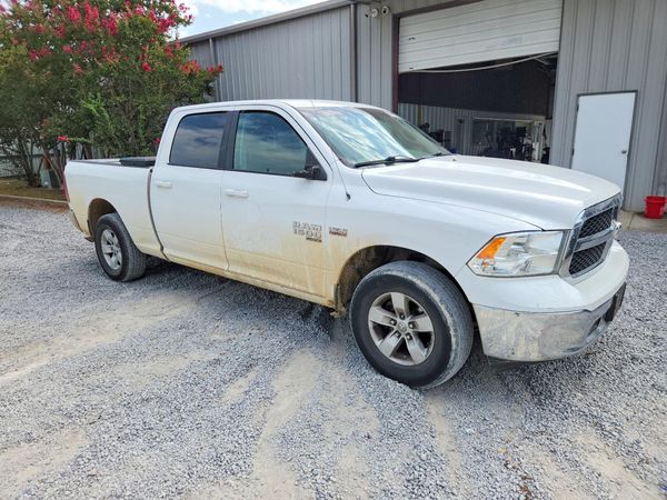 2020 RAM 1500 CLASSIC SLT