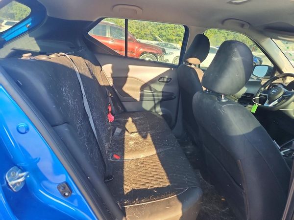 2021 NISSAN KICKS S
