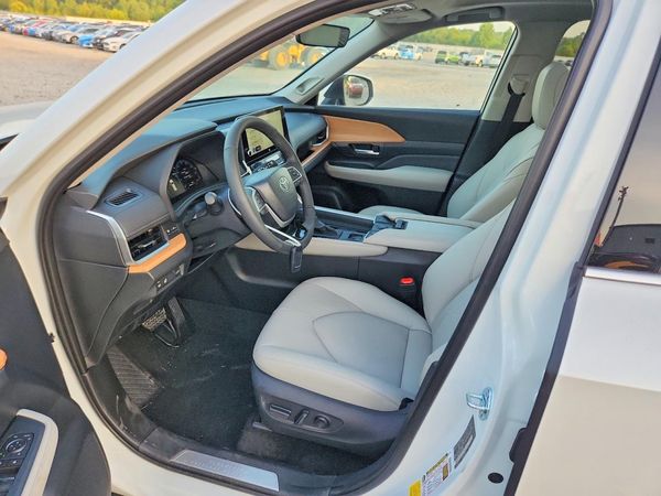 2026 TOYOTA GRAND HIGHLANDER
