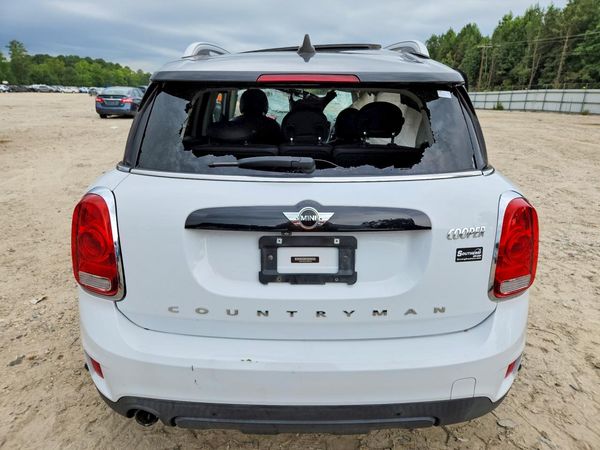 2018 MINI COOPER