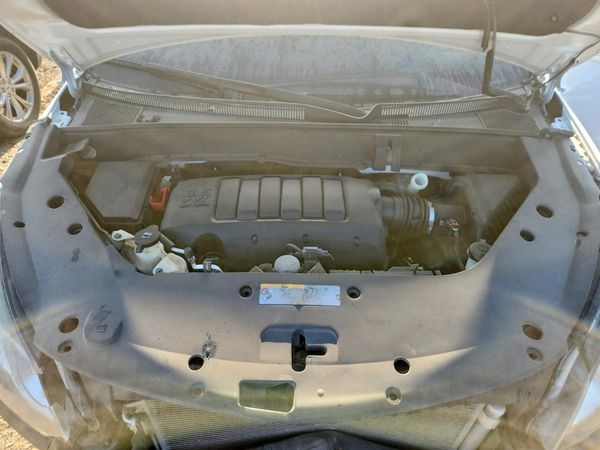 2017 CHEVROLET TRAVERSE 1LT — Engine bay