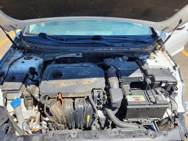 2016 HYUNDAI SONATA — Engine bay