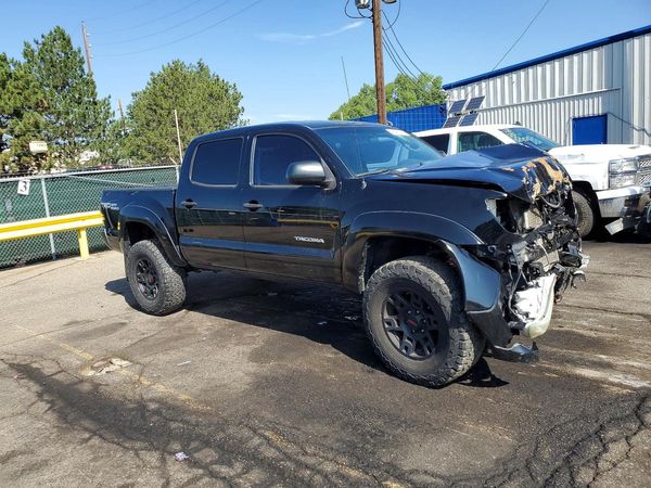 2015 TOYOTA TACOMA Delux Grade — Passenger 3/4