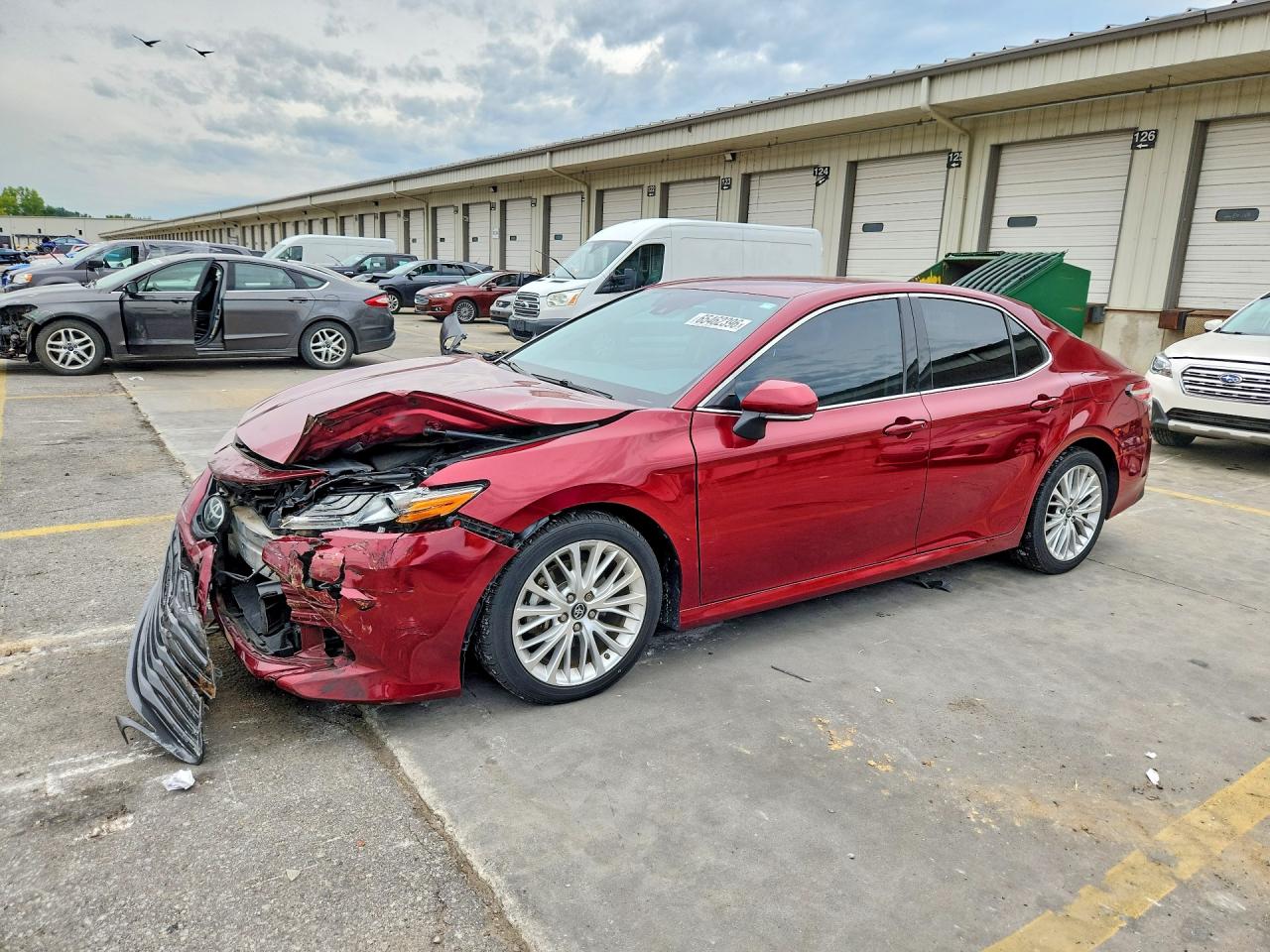2018 TOYOTA CAMRY L/LE/SE/XLE — Front 3/4