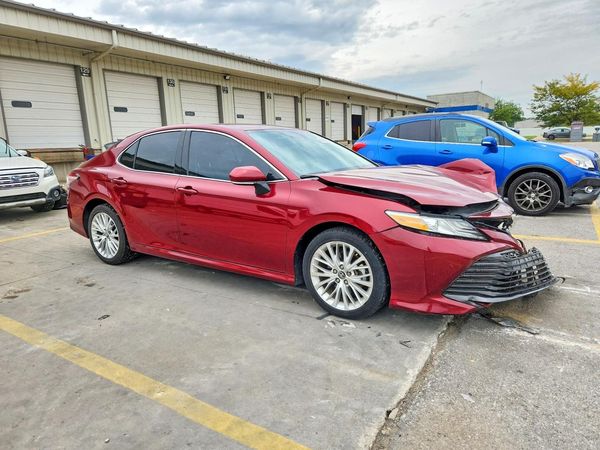 2018 TOYOTA CAMRY L/LE/SE/XLE — Passenger 3/4