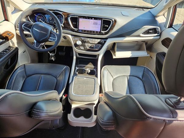 2022 CHRYSLER PACIFICA Limited