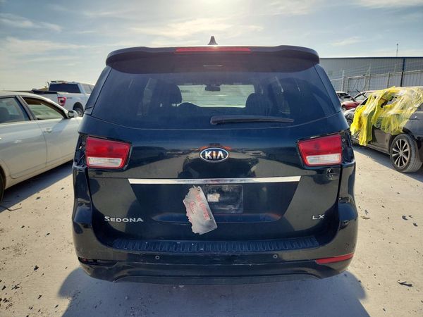 2016 KIA SEDONA LX - Middle-low