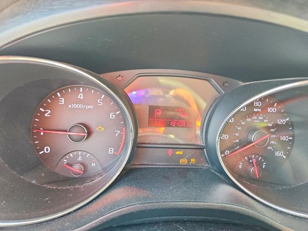 2016 KIA SEDONA LX - Middle-low