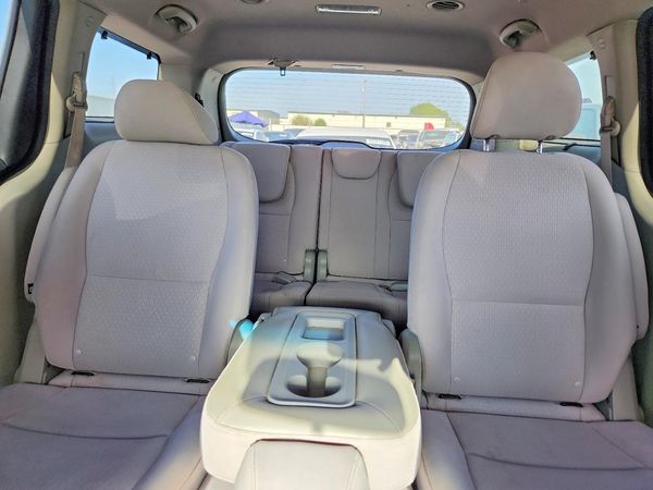 2016 KIA SEDONA LX - Middle-low