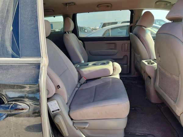 2016 KIA SEDONA LX - Middle-low