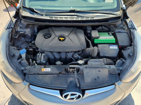 2015 HYUNDAI ELANTRA GLS(Middle)