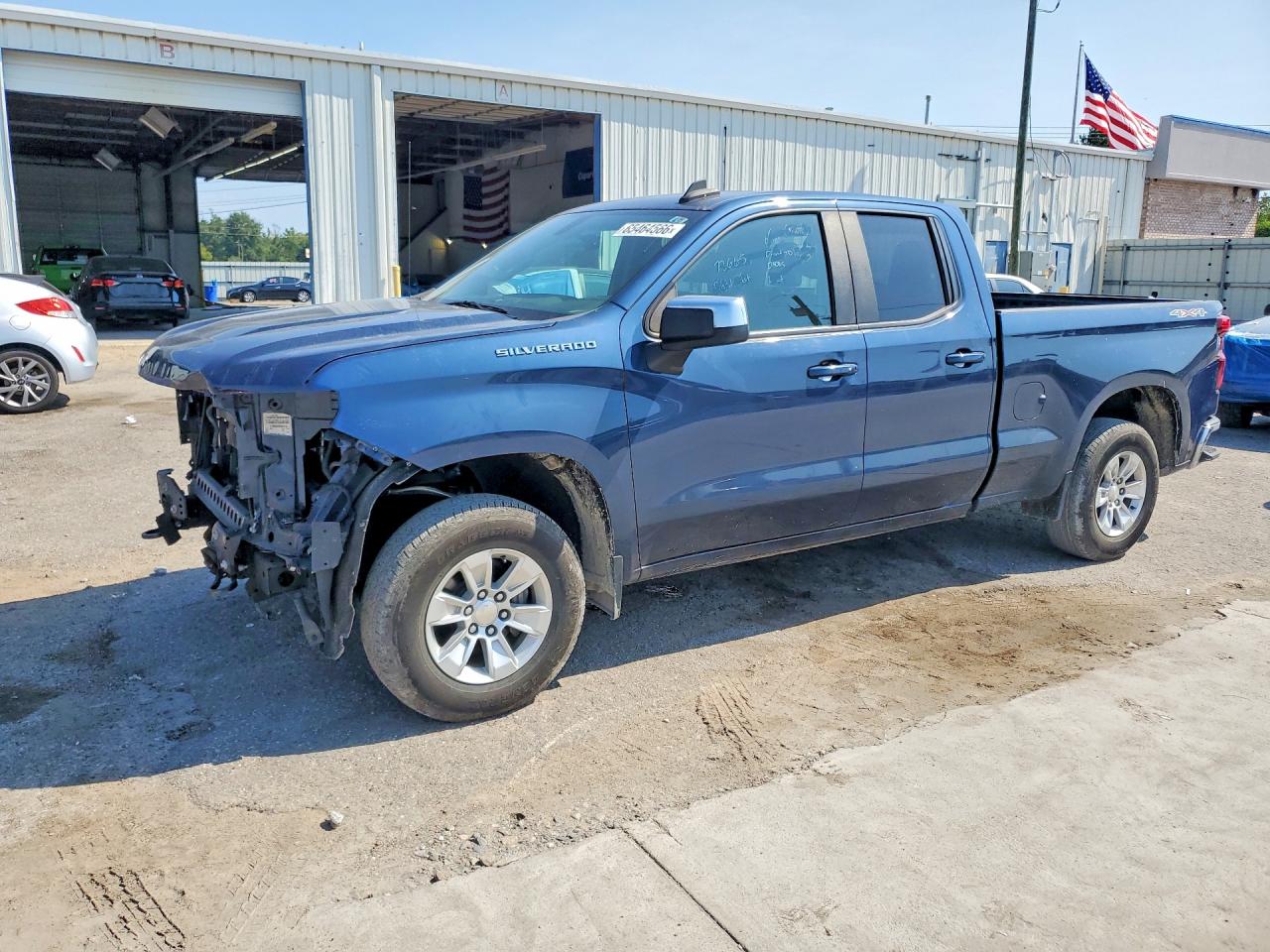 2020 CHEVROLET SILVERADO LT — Front 3/4