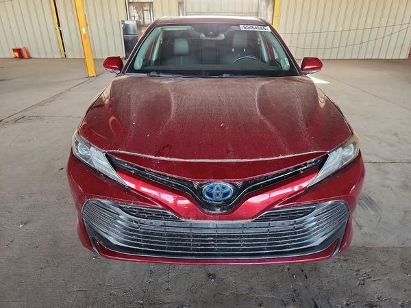 2019 TOYOTA CAMRY SOLA SE/XLE Hybrid