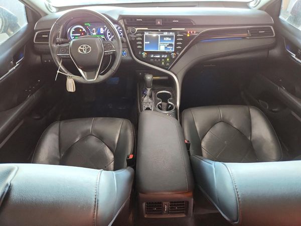 2019 TOYOTA CAMRY SOLA SE/XLE Hybrid