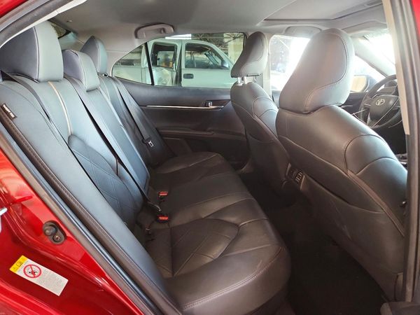 2019 TOYOTA CAMRY SOLA SE/XLE Hybrid