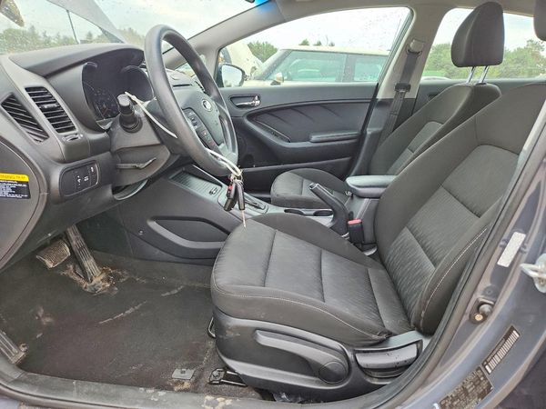 2016 KIA FORTE GL (Middle-Low Grade)