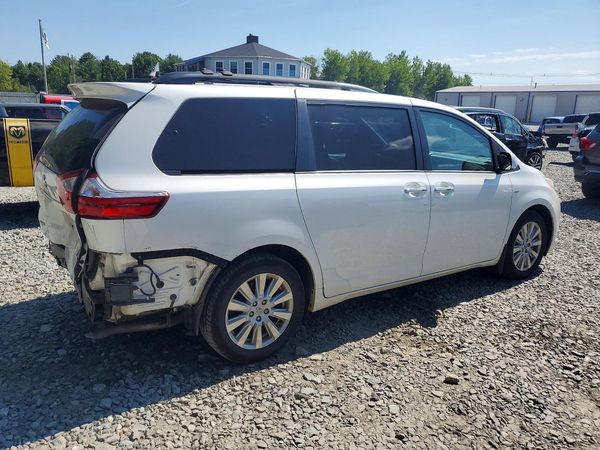 2017 TOYOTA SIENNA