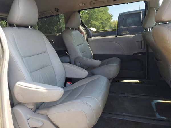 2017 TOYOTA SIENNA