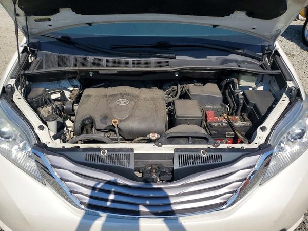 2017 TOYOTA SIENNA