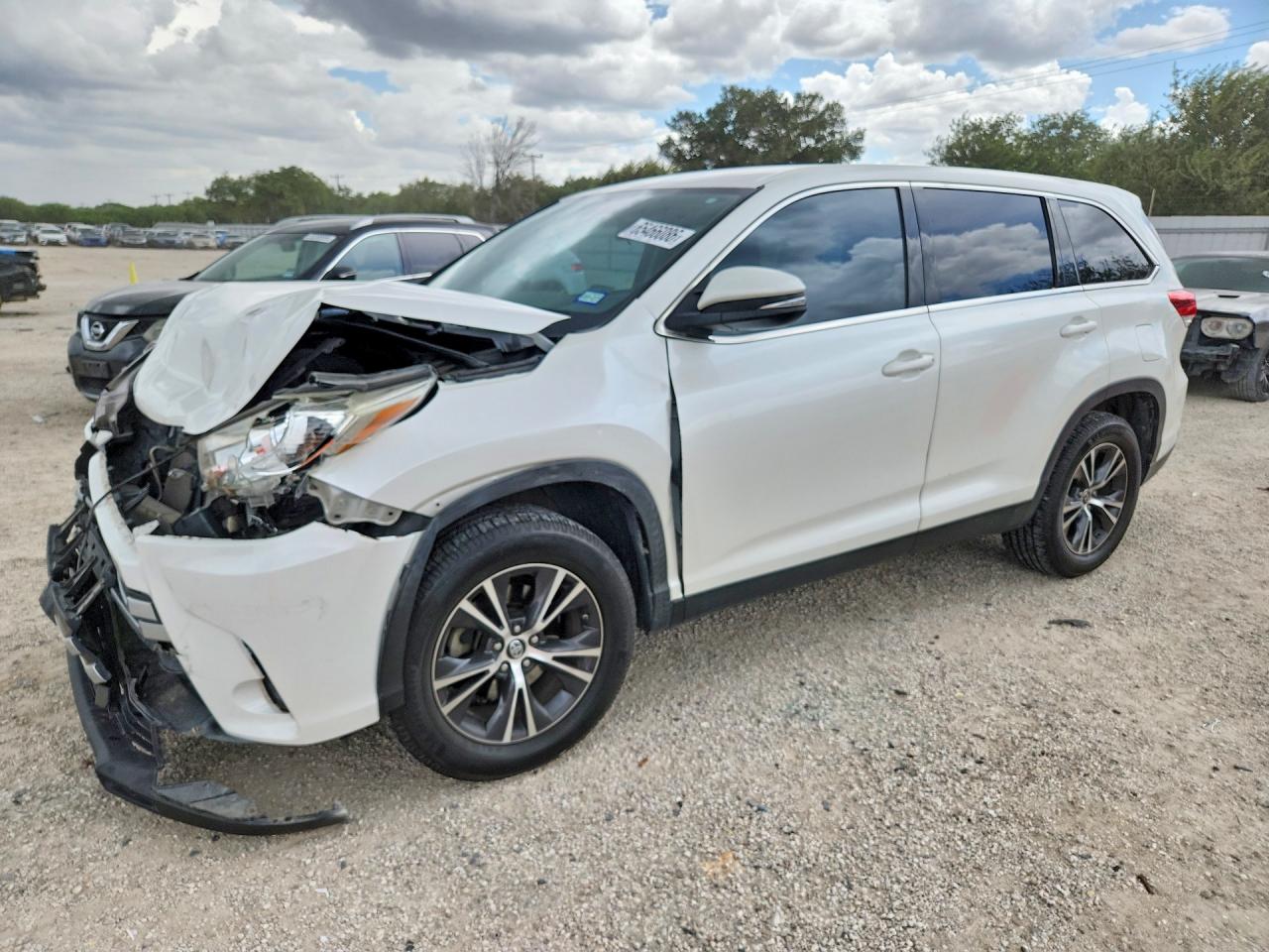2019 TOYOTA HIGHLANDER LE
