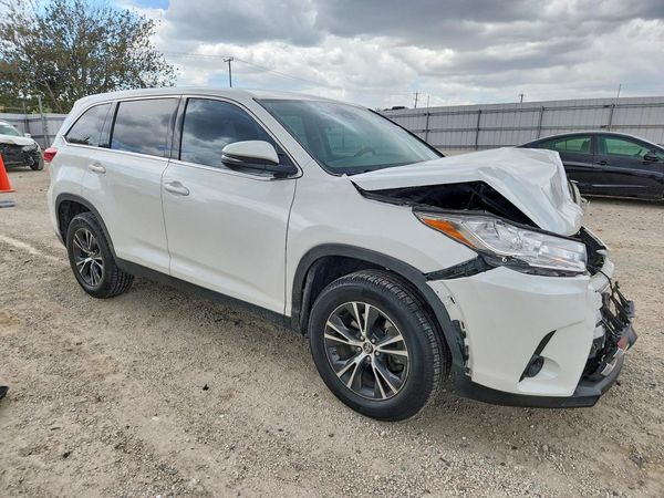 2019 TOYOTA HIGHLANDER LE