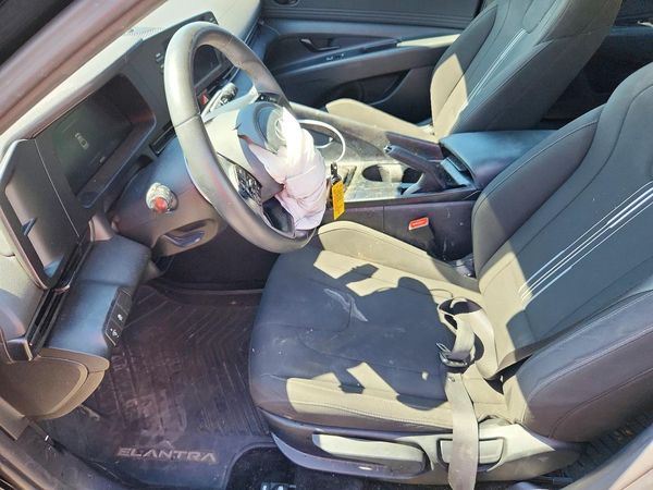 2025 HYUNDAI ELANTRA