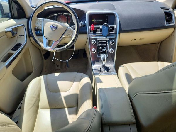 2017 VOLVO XC90