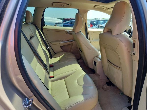 2017 VOLVO XC90