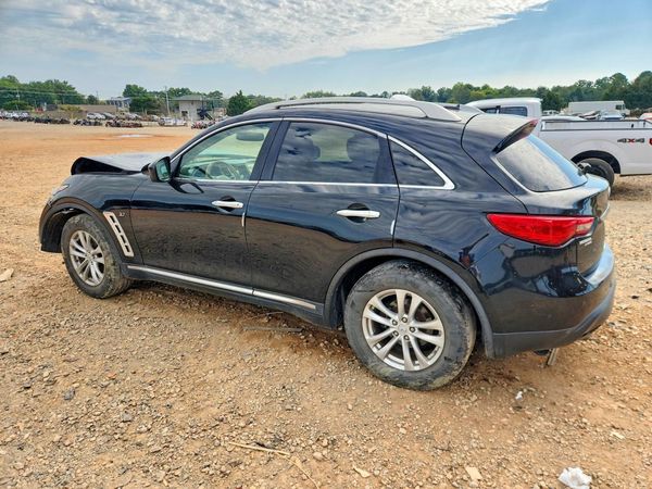 2015 INFINITI QX70
