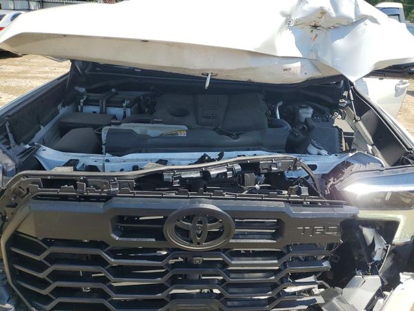 2024 TOYOTA TUNDRA