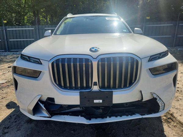 2025 BMW X7