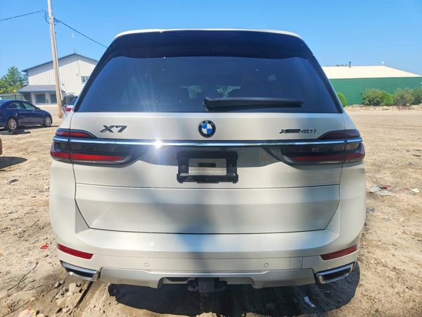 2025 BMW X7