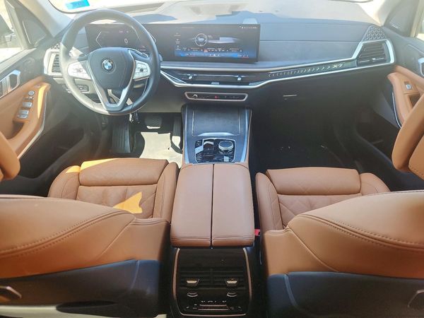 2025 BMW X7
