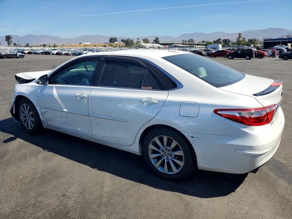 2016 TOYOTA CAMRY
