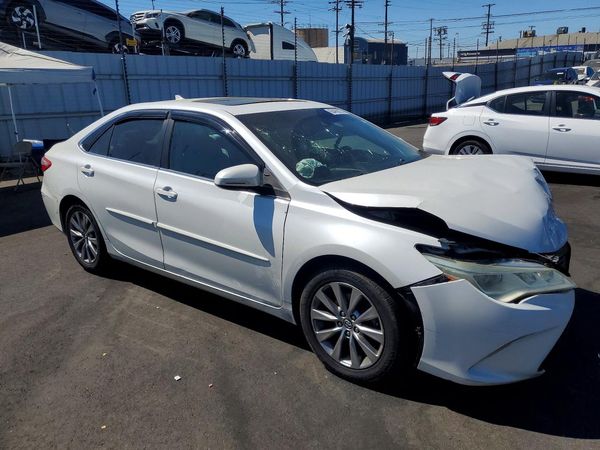 2016 TOYOTA CAMRY