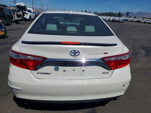 2016 TOYOTA CAMRY