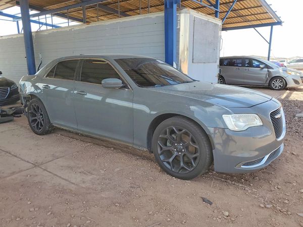 2018 CHRYSLER 300