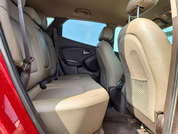 2015 HYUNDAI TUCSON GLS (Middle)