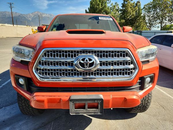 2017 TOYOTA TACOMA