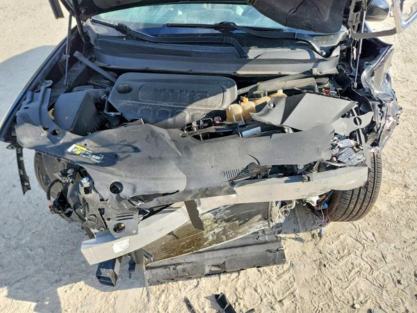 2020 JEEP CHEROKEE Limited — Engine bay