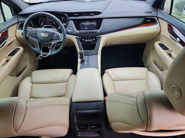 2017 CADILLAC XT5 Luxury