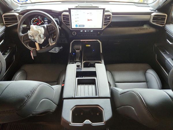 2025 TOYOTA TUNDRA