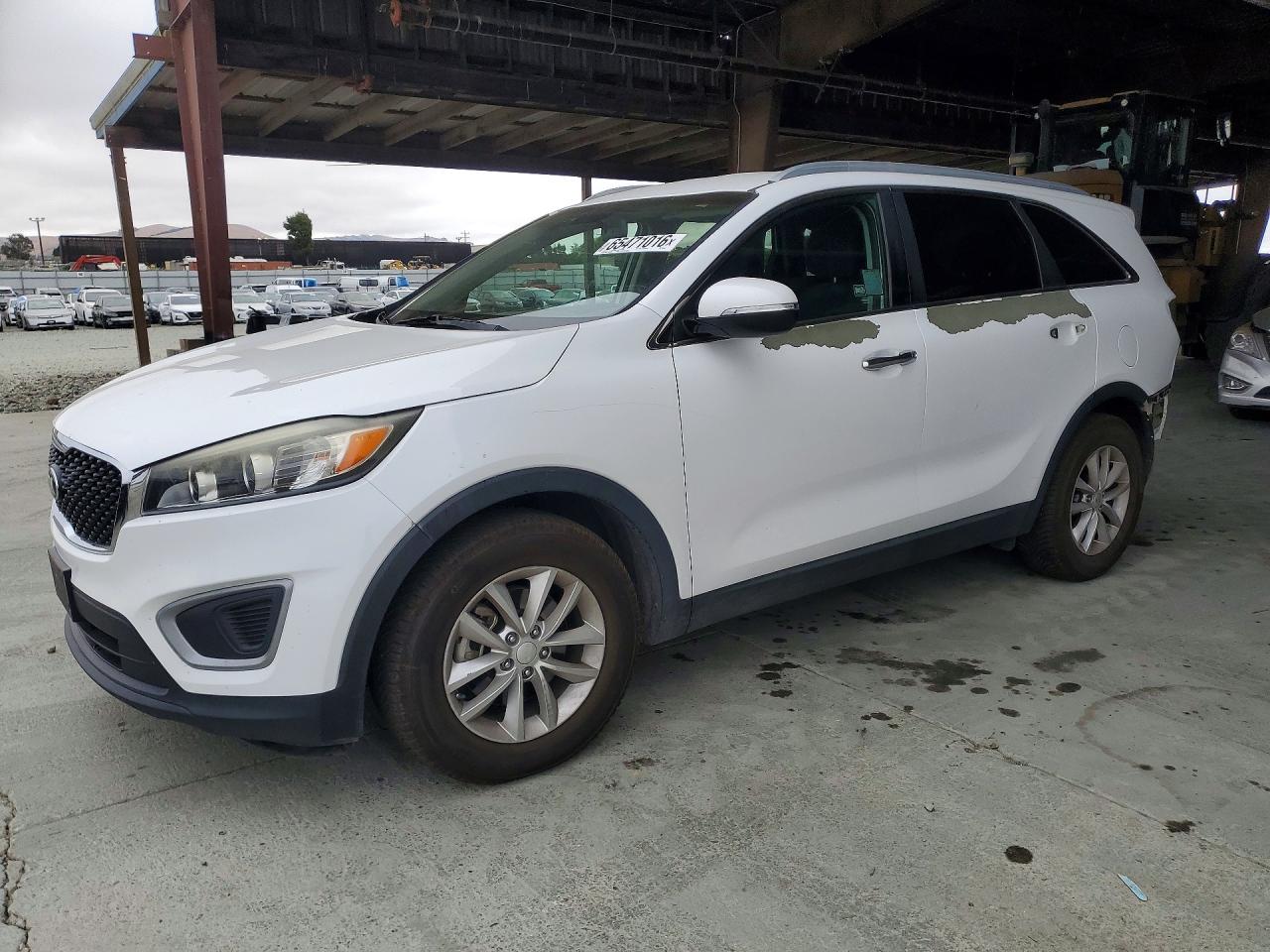 2016 KIA SORENTO L / LX