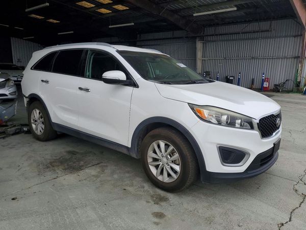 2016 KIA SORENTO L / LX