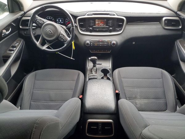 2016 KIA SORENTO L / LX