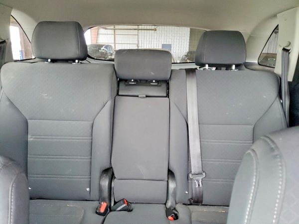 2016 KIA SORENTO L / LX