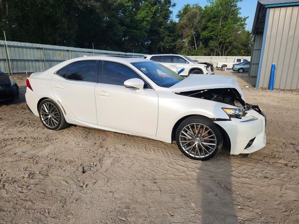 2015 LEXUS IS 250 — Passenger 3/4